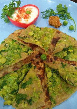 मटर के पराठे (Matar ke parathe recipe in Hindi) रेसिपी मुख्य फोटो