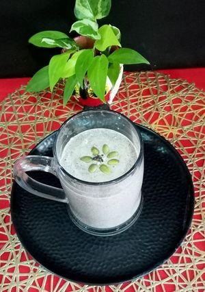 A picture of Ragi Flakes And Fruits Smoothie.