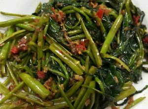Foto resep Tumis Kangkung Terasi Pedas