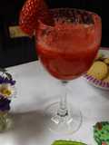 Cóctel de champagne con fresas y Cointreau