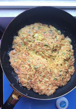 Hình của món Mì tôm trứng chiên dòn.