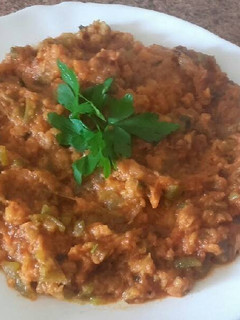 Una foto de Zaaluk (ensalada de berenjena)