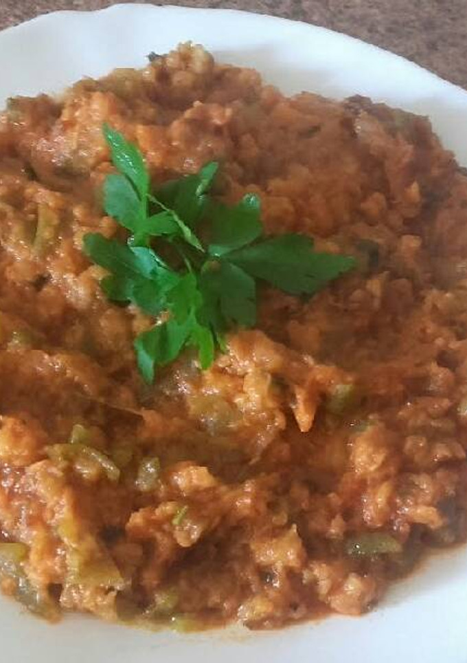 Una foto de Zaaluk (ensalada de berenjena)