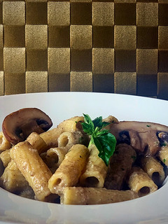 Una foto de Pasta en salsa de champiñones