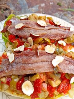 Una foto de Cogollos con anchoas