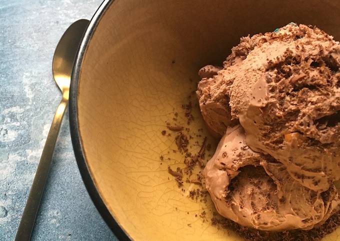 No-churn chocolate ice cream