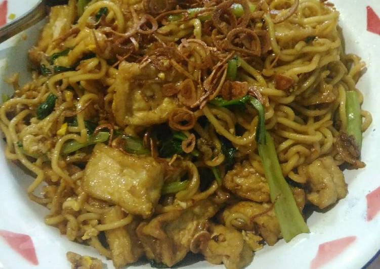 Mie Tahu Telor Special Vegetarian