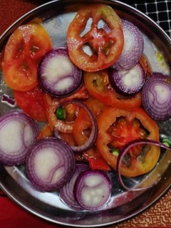 सलाद (salad recipe in Hindi) रेसिपी मुख्य फोटो