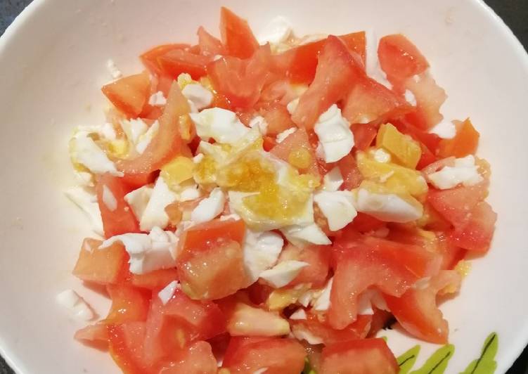 Recipe of Quick Salted Egg con Tomato