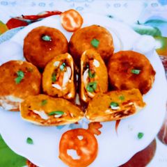 Innovative crispy tasty bread flour potato burger without bun A picture of Innovative crispy tasty bread flour potato burger without bun.