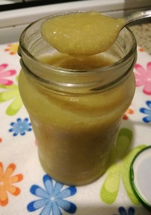 Una foto de Mermelada de pepinos y limón