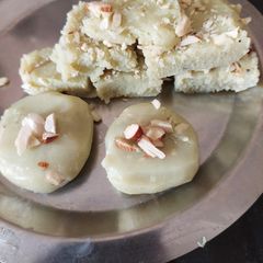 A picture of Milk powder burfi.