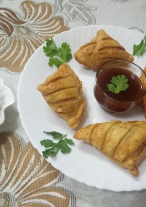 A picture of Chinese strips samosa.