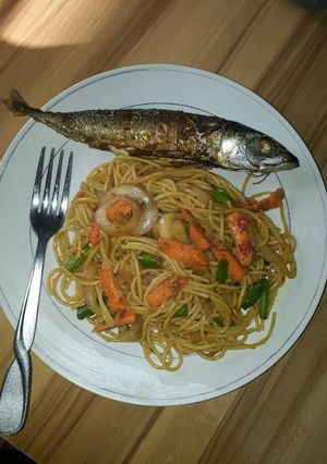 A picture of Stir fried spaghetti jollof.