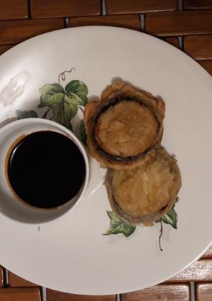 Una foto de Berenjenas rellenas. 炸茄盒 (Zhà jiā hé)