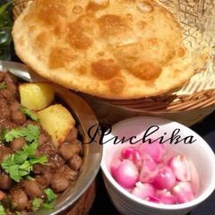 A picture of Bhatura.