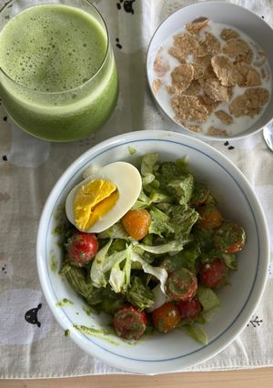 A picture of Pesto chicken avocado warm salad.