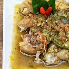 A picture of AYAM GELEDEK (pedas segar).