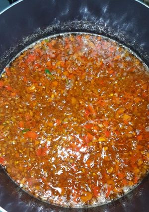A picture of Chilli garlic oil.