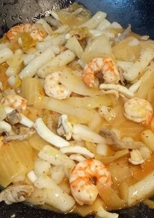 海鮮泡菜炒年糕 的食譜成品照片
