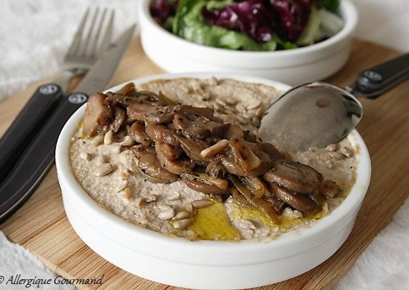 Porridge crémeux aux flocons de quinoa et champignons bio, sans gluten, sans oeufs