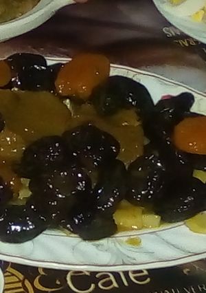صورة لوصفة برقوق باللحم والمشمش