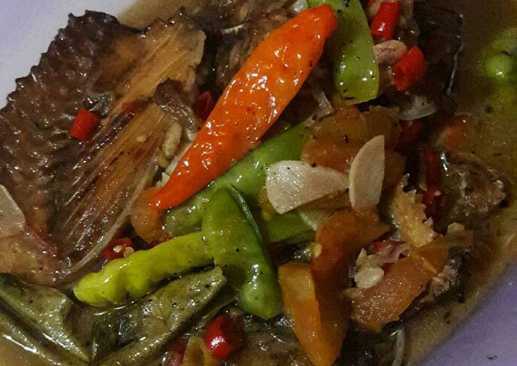 Resep ikan asap sedep ala arienaa yang Lezat