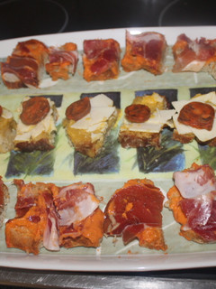 Una foto de Cenando jamón y queso