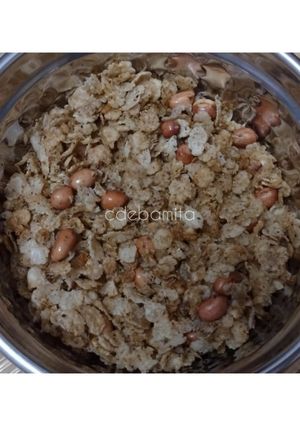 A picture of Jowar flakes Chivda (snacks).