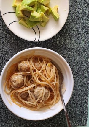 Una foto de Spaghettis con albóndigas
