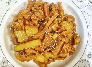 Hình của món Thịt heo xào cay Hàn Quốc.