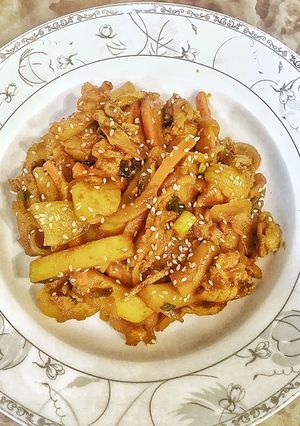 Hình của món Thịt heo xào cay Hàn Quốc.