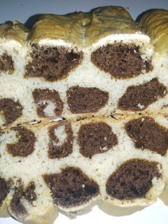 சிறுத்தை அச்சு ரொட்டி (leopard print bread) (Siruthai achu rotti recipe in tamil) செய்முறை முக்கிய புகைப்படம்