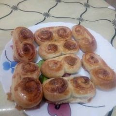 A picture of Peanut 'Puff' Crunchy Rolls.