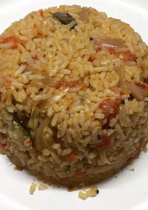 A picture of Tomato coconut rice.