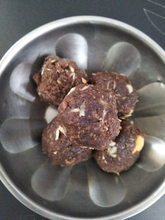 ராகி லட்டு(ragi laddu recipe in tamil) செய்முறை முக்கிய புகைப்படம்