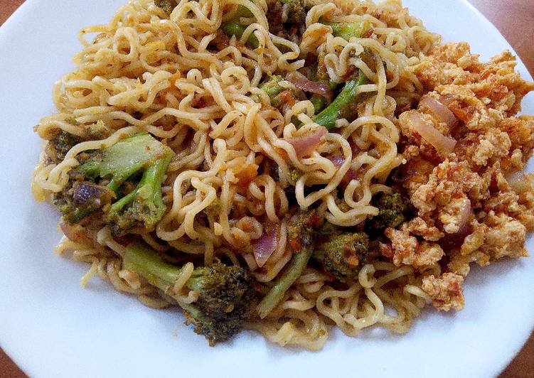 Simple Way to Make Ultimate Indomie Noodles with Broccoli and Eggs