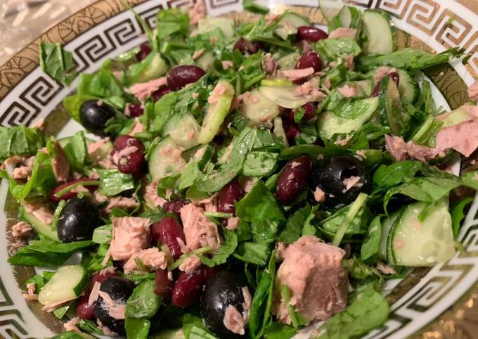 Салат с тунцом и красной фасолью пошаговый рецепт с фото