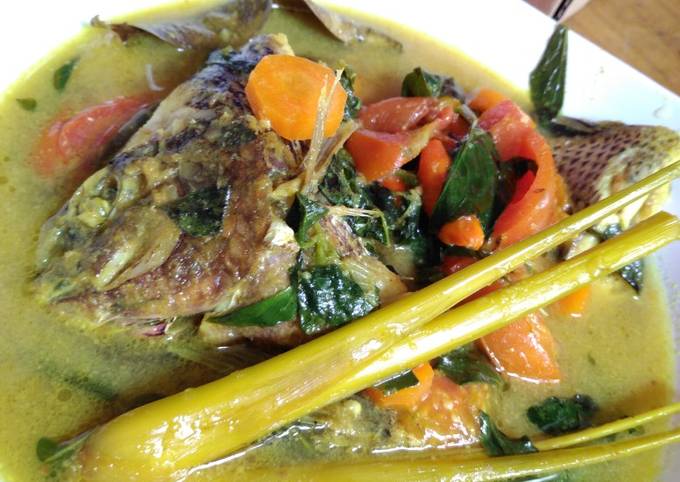 Sop kuning ikan nila kemangi