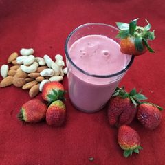 A picture of Strawberry Smoothie.