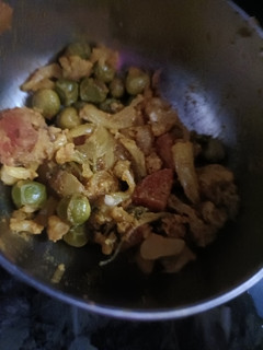 आलू गोभी की सब्जी (aloo Gobi ki sabzi recipe in Hindi) रेसिपी मुख्य फोटो