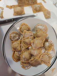 Una foto de Ravioli de pasta fresca