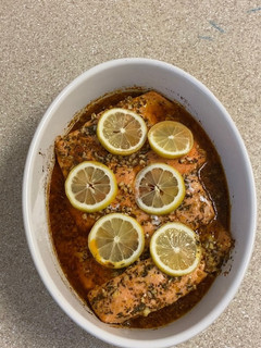 A picture of Lemon-garlic salmon.