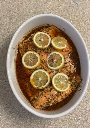A picture of Lemon-garlic salmon.