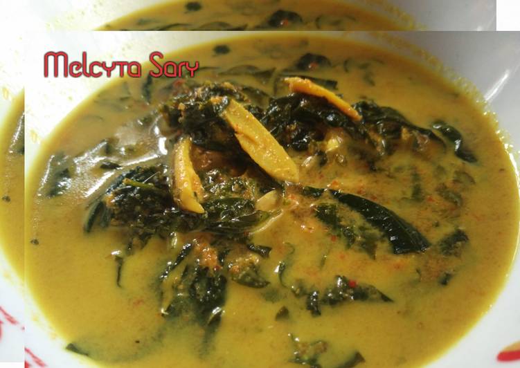 Gulai daun ubi + ikan teyi