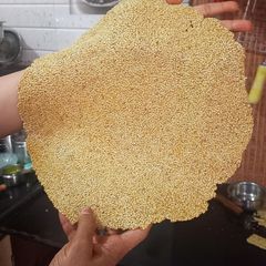 Sesame seeds papadi (til) A picture of Sesame seeds papadi (til).