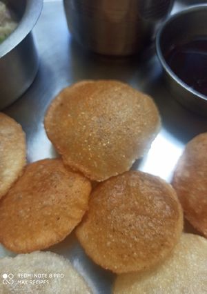 ஹோம் மேட் பூரி (பானி பூரி) (Home made poori recipe in tamil) செய்முறை முக்கிய புகைப்படம்