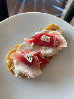 下酒菜-隔夜法國麵包tapas 的食譜成品照片