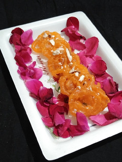 सूजी की जलेबी (Suji Ki jalebi recipe in Hindi) रेसिपी मुख्य फोटो