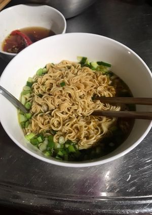 Hình của món Mì gói hành lá.